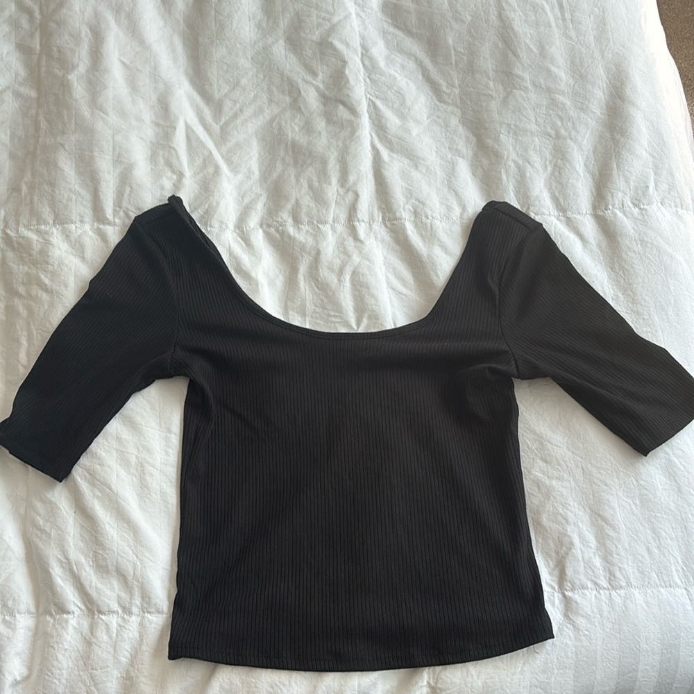 Black wide neck/off the shoulder crop top